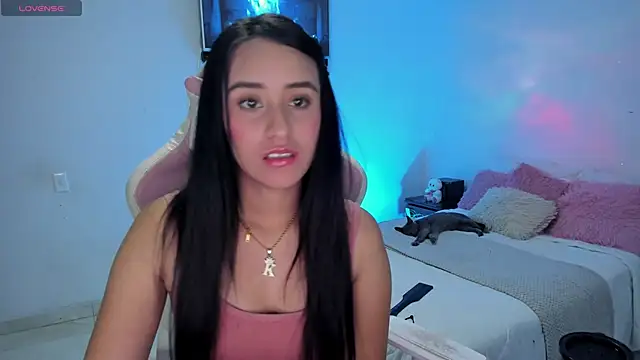 Tinylottie live cam on StripChat