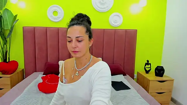 Linda_Insatiable webcam