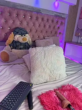 MylaDreams webcam