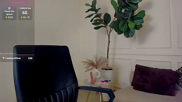 MayaLee_ webcam