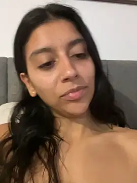 Watch BrittanyDiaz live on EroticFlix - High definition streams