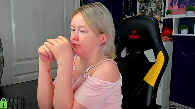 Sara_Robinson webcam