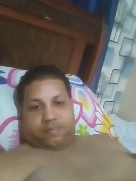 BustlingShirt webcam