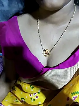 srav43 live cam on StripChat