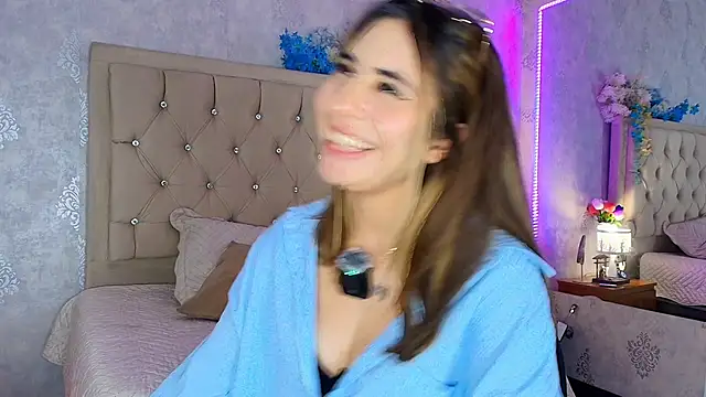 nini_love01 live cam on StripChat