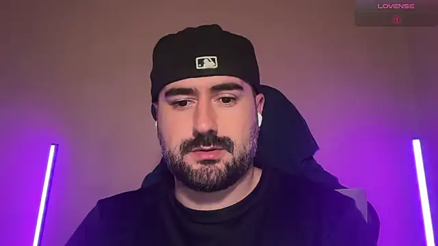DominantTheo webcam