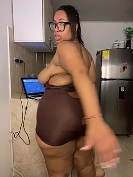 Watch NV-Nikoll live on EroticFlix - High definition streams