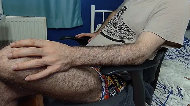 hairybearcb live cam on StripChat