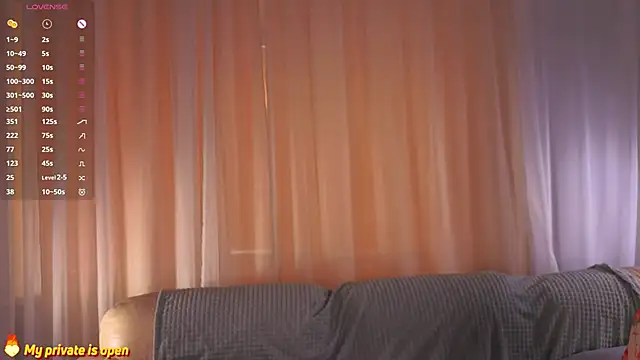antonelaameli (F teen) - Flash boobs