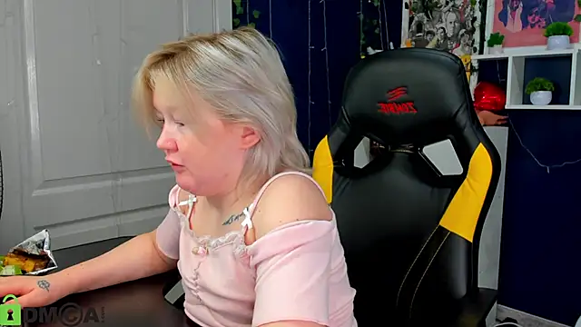 Sara_Robinson webcam