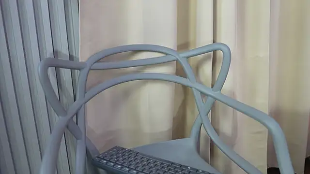 kinkylittlegirll webcam