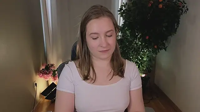 saint_trisha webcam