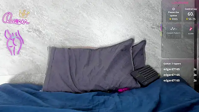 May-Clanfort live cam on StripChat