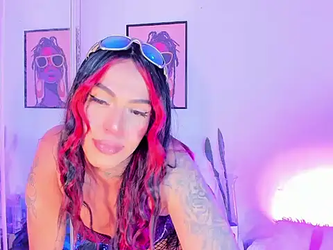nicolebrunett webcam
