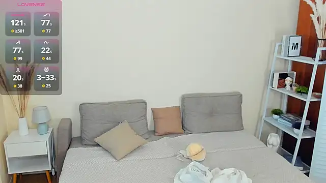 DeloraHakimi webcam