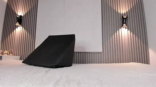 Zafiiraa live cam on StripChat
