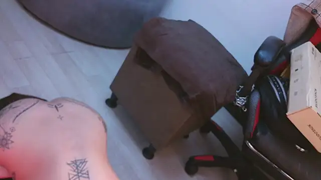 selene_red_ webcam