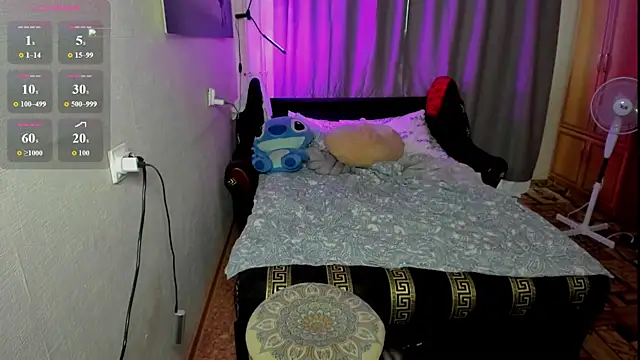 monica__elder webcam