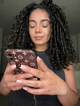 Curlyierr webcam