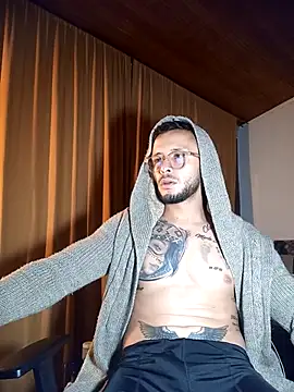 sebastian_horny live cam on StripChat