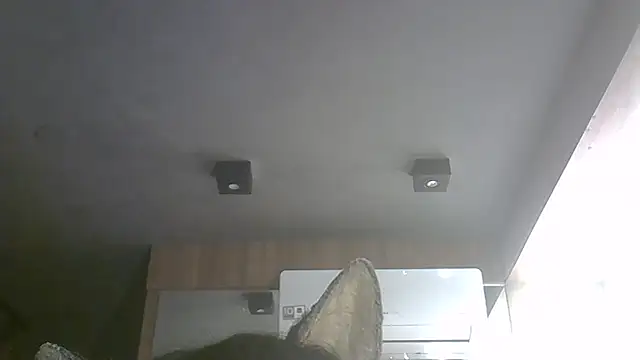 SkinnyKitten live cam on StripChat