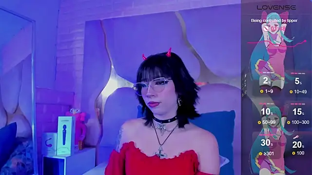 NaniiSisy live cam on StripChat