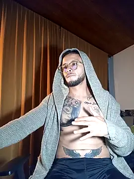 sebastian_horny live cam on StripChat