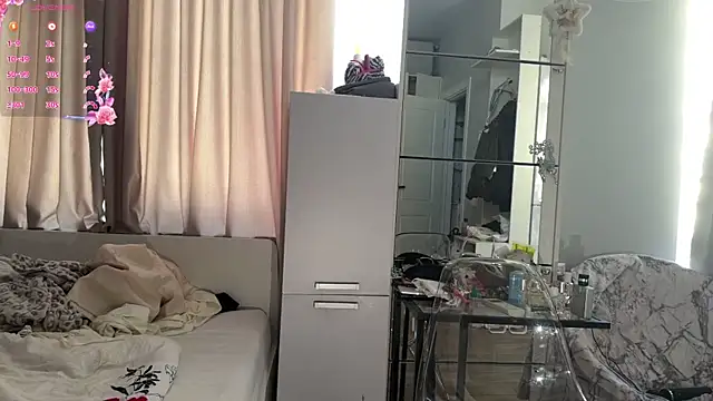 selena_favn webcam