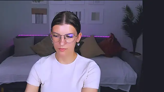 AnnaThorne webcam