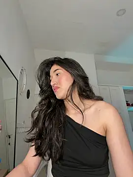 julieta_jhonss live cam on StripChat