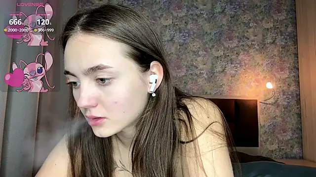 loradavi (F young) - Put me in the doggy style position
