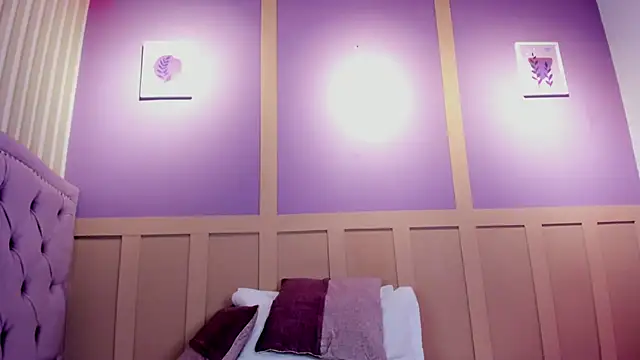 LilithAllenn webcam