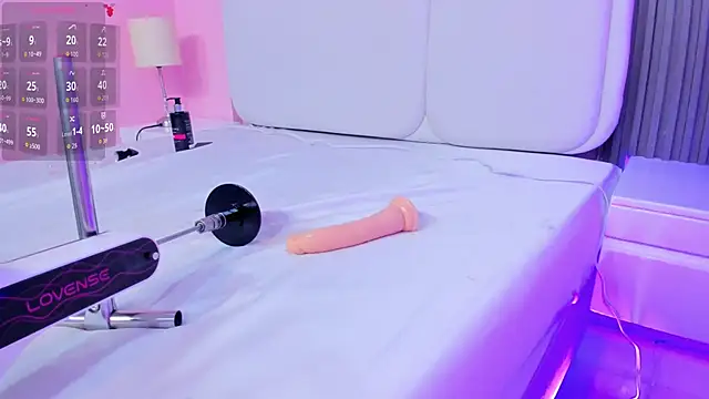 lia_sucker webcam