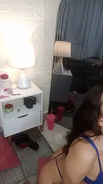 AprilRous webcam