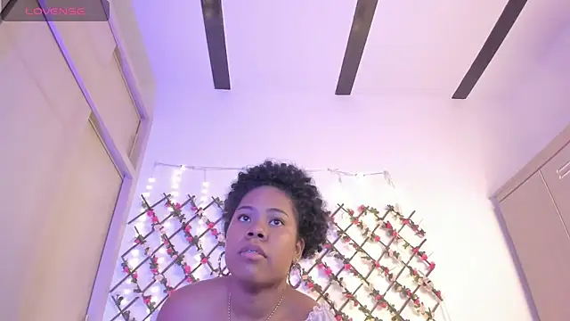naughty_ebonyy webcam