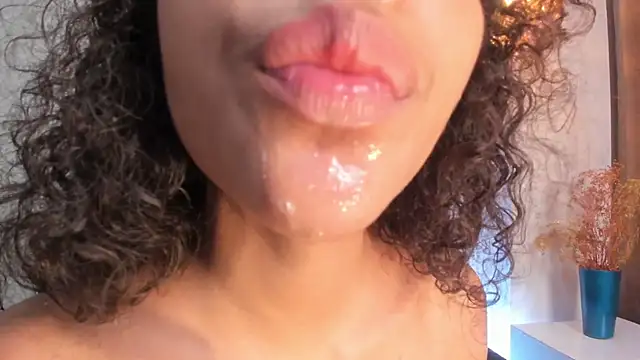 AntonellaHall_ webcam