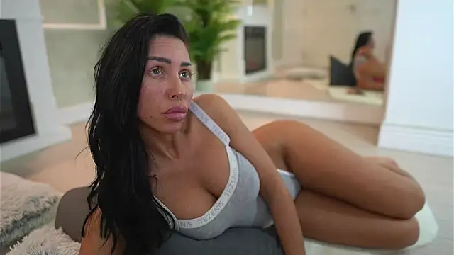 MyaBlack webcam