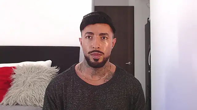 andrea_de_lucaa webcam