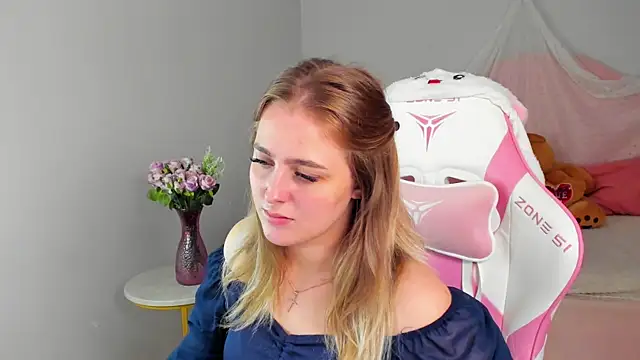 EllaBells webcam