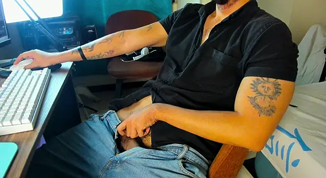 eros_mos live cam on StripChat
