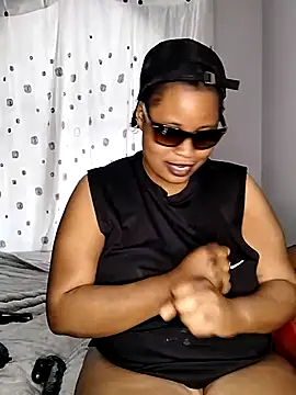 JuicyHoney_01 webcam