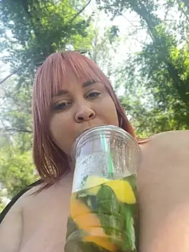 LadyDreams11 webcam