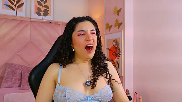 DemiJones_ live cam on StripChat
