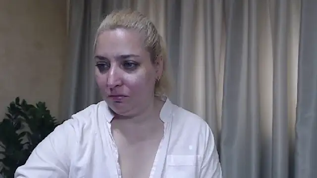 sweetpussy13 webcam