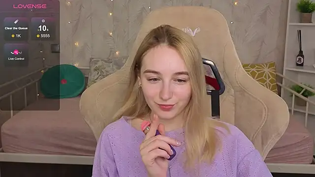 Shy_Polly webcam