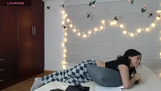sarabubbie (Ask my age) - Get Naked