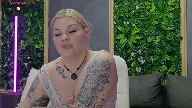 Issa_Jo live sex cam