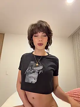 Nola - Trans webcam sex chat