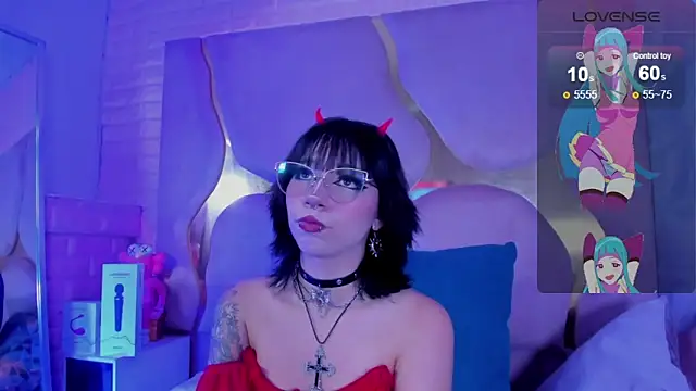 NaniiSisy webcam