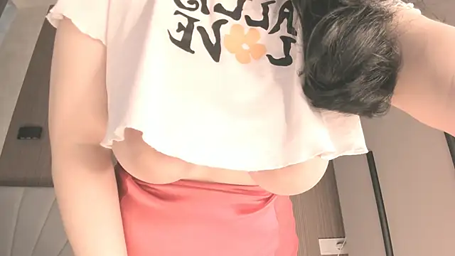 mia_lui live cam on StripChat